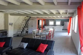 Villa with a quiet pool - Image 4