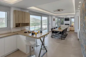 Villa Of the Hill with Heated Pool, BBQ & Kids Playground - Image 4