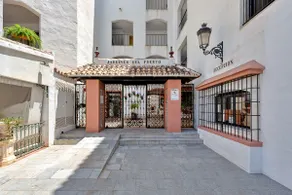 Modern 3 bed Apartment in Puerto Banus, Marbella - Image 2