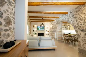 Petrino Two-Bedroom House in Mirthios - Image 5