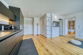 Apartment overlooking the surrounding mountains - Image 5