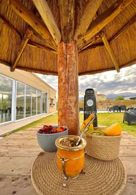 Apartment surrounded by hills with heated pool - Image 2