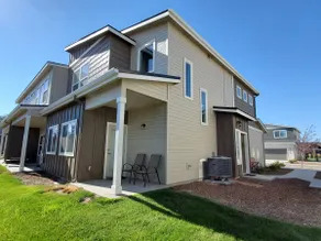 Convenient 3-Bedroom Townhome with Full Garage - Image 3