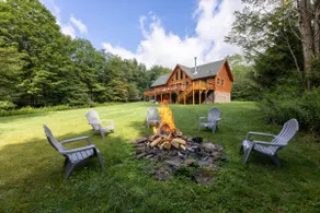 Luxe 4BR Cabin Hot tub Cozy Retreat by Snowshoe - Image 2