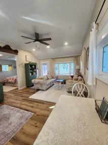 Helen's Lakeview Cottage - Image 4