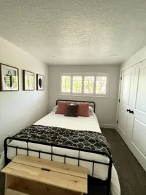 Bright and newly renovated home - Image 4