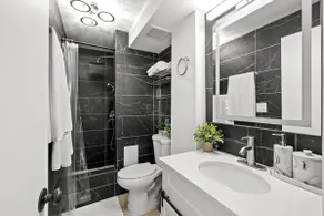 Classy High Rise *KING-BED* Studio Near Waikiki - Image 3