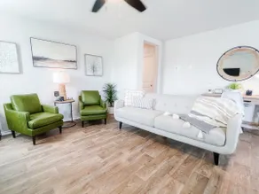 Stylish Family Home Near Lackland POOL - Image 3