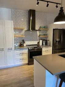 205 3 bedroom condo in building with elevator - Image 3