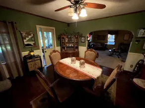 Charming Farmhouse on 5 Acres close to EAA! - Image 5