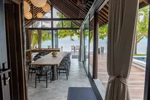 Kalamari Luxury Beach Front Villa - Image 3
