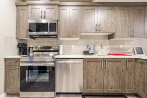 Stylish & Private 2 bedroom guest unit. - Image 4