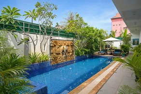 1mile-Center-8rooms-Private-Pool - Image 2