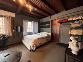 Modern Colonial Studio Apartment - Image 5