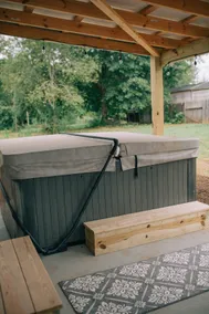 Lake Bowen House 4b with private hot tub - Image 5