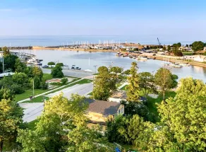 The Avalon - Entire home steps to Meaford Harbour - Image 2
