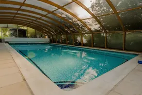 Daily Red Kite Feeding/Pool - Countryside Lodge - Image 2