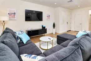 Spring PROMO ~ Fairfield Napa ~ Stylish 4BD Home - Image 3