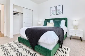 Spring PROMO ~ Fairfield Napa ~ Stylish 4BD Home - Image 4