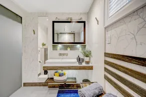Newly renovated stylish apartment close to Airport - Image 5