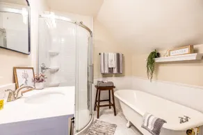 Cheerful 2-bedroom home in the Boro Chambersburg - Image 5