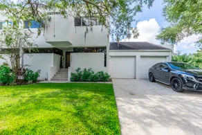 Modern Home next to Bucs Stadium & Airport - Image 5