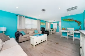 Seaglass Inn at the Beach Shack  Just one block from the beach! - Image 3
