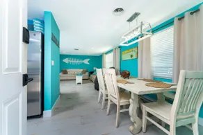 Seaglass Inn at the Beach Shack  Just one block from the beach! - Image 2