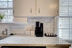 Light and Airy Midtown Charmer - Image 2