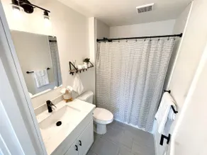 Cozy and Clean Holiday Stay -Unit A - Image 4