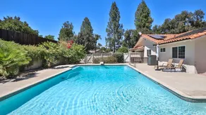 Charming 5 bed, 3 bath home with pool - Image 2