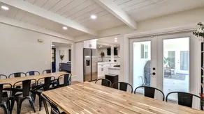 Charming 5 bed, 3 bath home with pool - Image 4