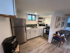 Downtown 2BR across from lovely park - Image 3