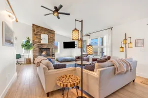 Incredible Views, Updated Home+AC - Image 4