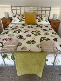 Charming 2 bedroom cottage, with delightful garden - Image 4