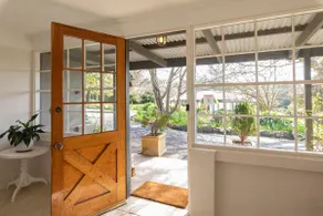 Enchanting Farm Cottage - Image 5