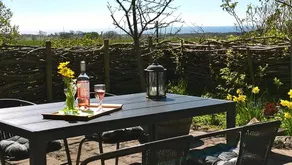 Nice guesthouse with beautiful views - Image 2