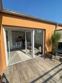Very nice T2 in the heart of the Gulf of St-Tropez - Image 5