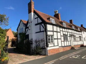 Cosy 2-bedroom cottage - Image 3