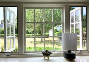 Walk to Beach & Ferry: AC + Private Yard - Image 2