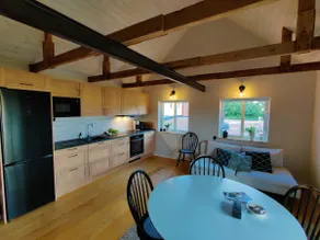 Guest house overlooking the fields. - Image 3