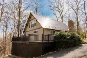Guests love: clean, flat driveway, peaceful - Image 2