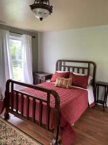 Spacious, fully renovated house, 12 miles from VT - Image 5