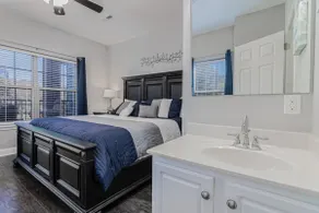 Walk in level condo located in stonebridge - Image 2