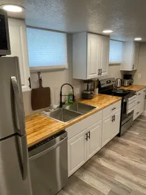 Downtown 2BD Duplex Remodeled - Image 2