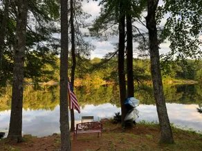 All season cozy waterfront cabin. Ideal get away. - Image 4