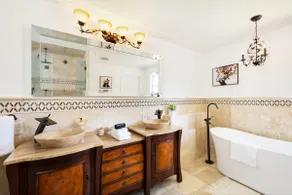 Luxury 5 Bedroom Dunedin home ~ TWO full kitchens, heated pool, hot tub! - Image 2