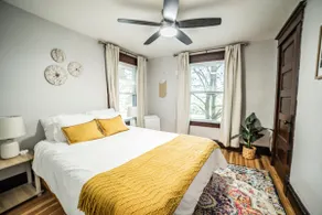 Charming 2BR Apartment• 15 Mins to Niagara Falls - Image 3