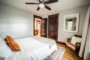 Charming 2BR Apartment• 15 Mins to Niagara Falls - Image 2