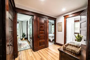 Charming 2BR Apartment• 15 Mins to Niagara Falls - Image 5